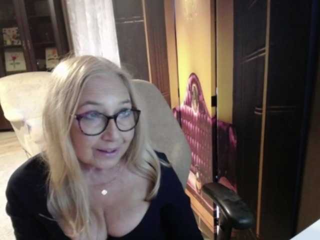 BlondeSofia live cam on BongaCams