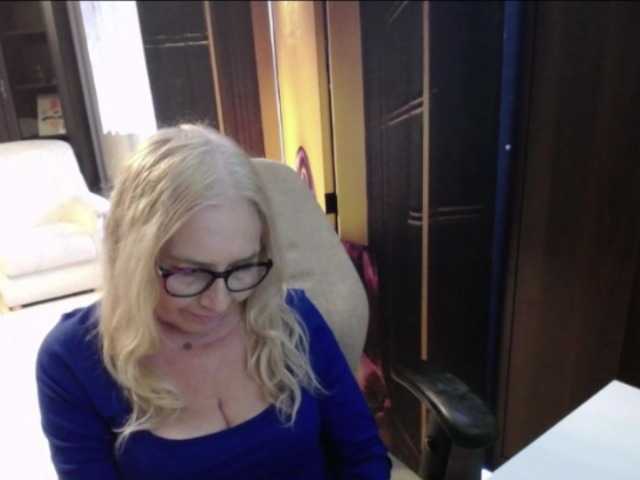 BlondeSofia live cam on BongaCams