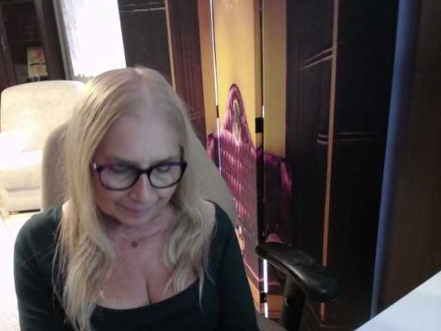 BlondeSofia live cam on BongaCams