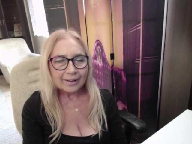 BlondeSofia live cam on BongaCams