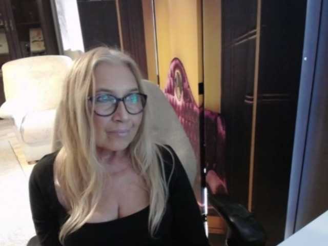 BlondeSofia live cam on BongaCams