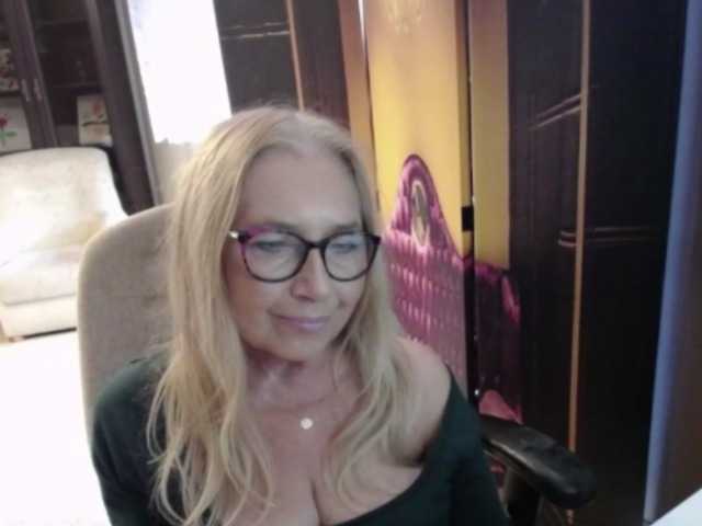 BlondeSofia live cam on BongaCams
