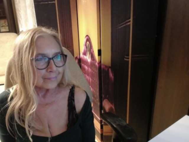 BlondeSofia live cam preview