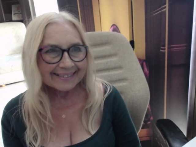 BlondeSofia live cam on BongaCams