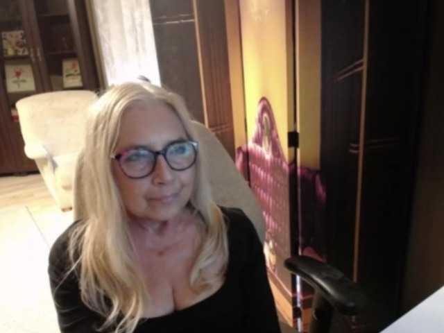 BlondeSofia live cam on BongaCams