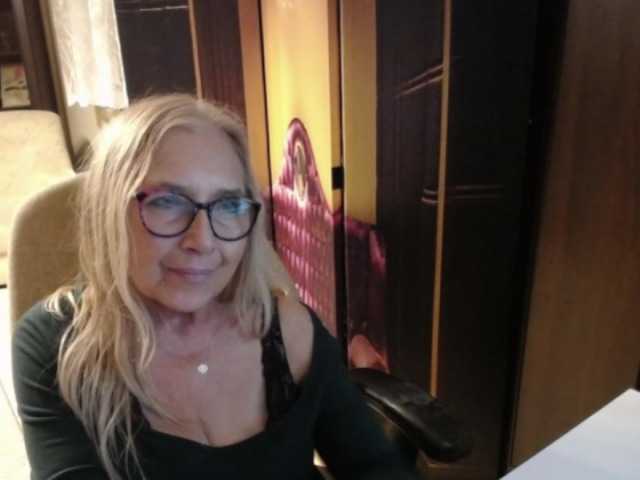BlondeSofia live cam on BongaCams