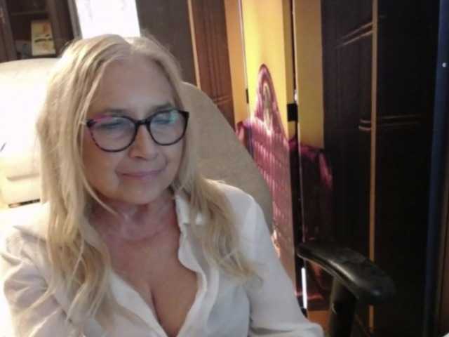 BlondeSofia live cam on BongaCams