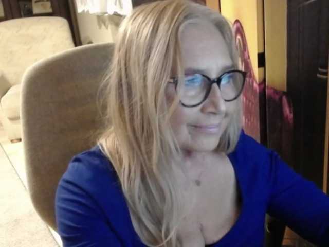 BlondeSofia live cam on BongaCams