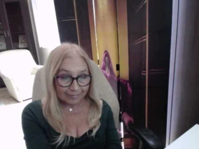 BlondeSofia live cam on BongaCams
