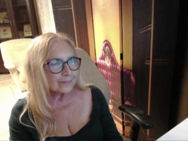 BlondeSofia live cam on BongaCams