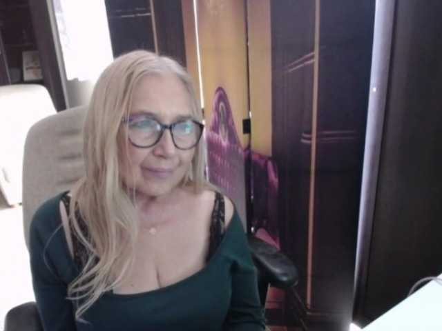 BlondeSofia live cam on BongaCams