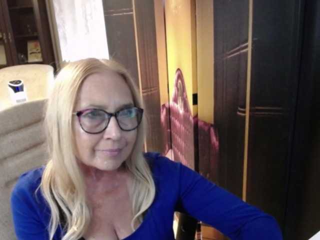 BlondeSofia live cam on BongaCams