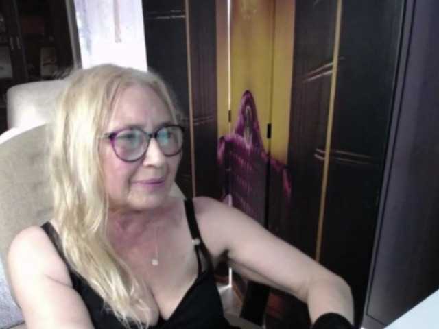 BlondeSofia live cam on BongaCams