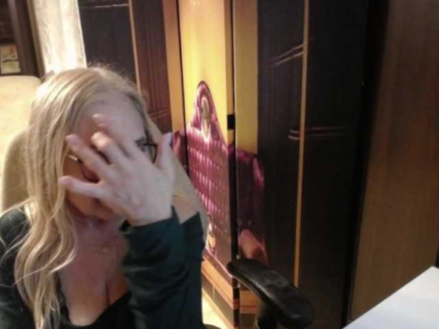 BlondeSofia live cam preview