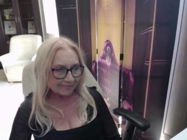 BlondeSofia live cam on BongaCams