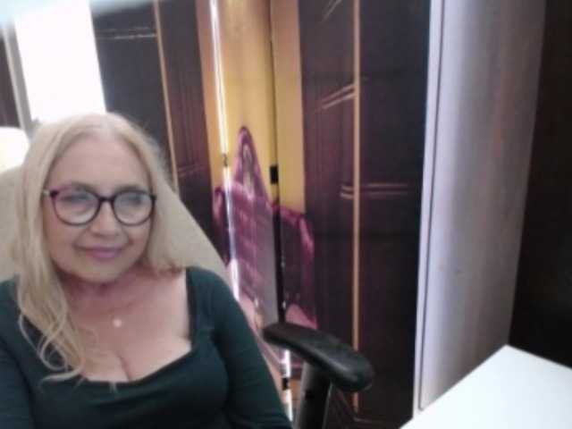 BlondeSofia live cam on BongaCams
