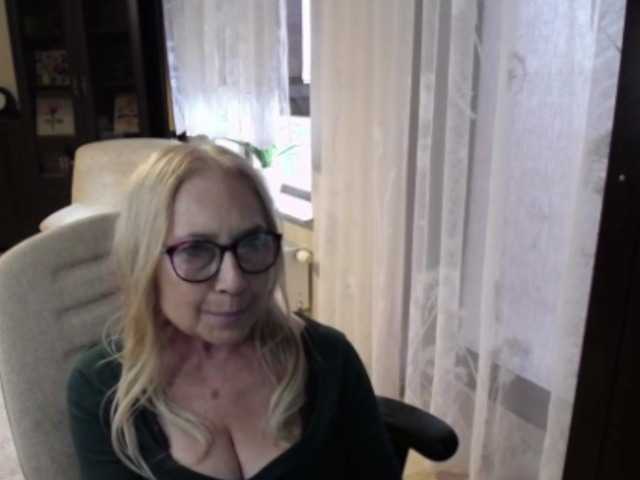 BlondeSofia live cam on BongaCams