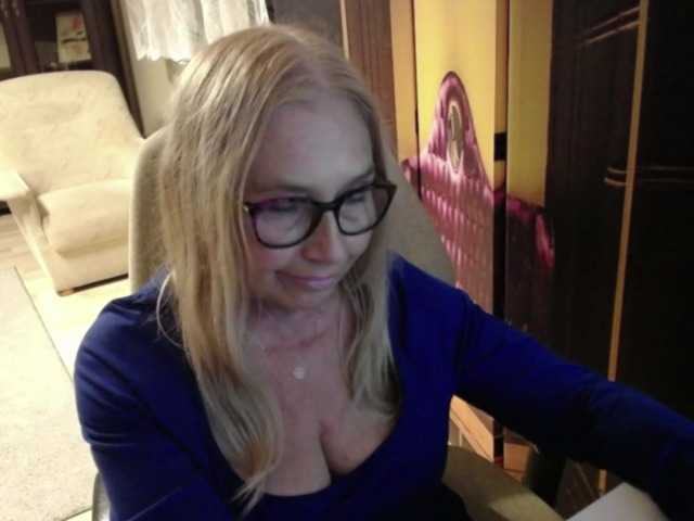 BlondeSofia live cam on BongaCams