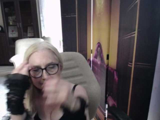 BlondeSofia live cam on BongaCams
