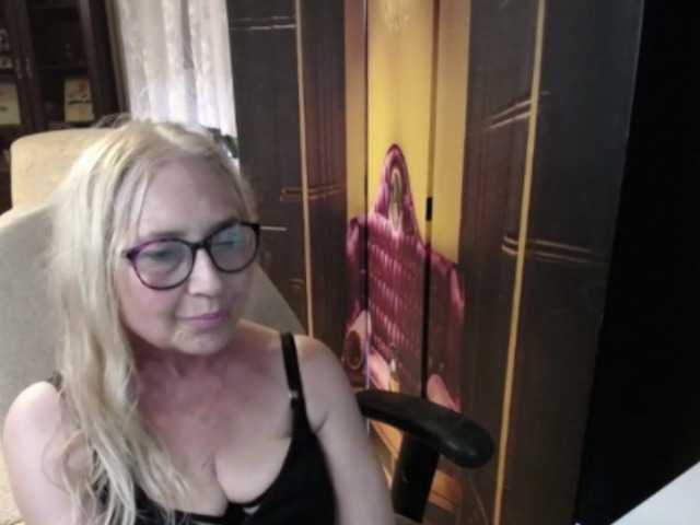BlondeSofia live cam on BongaCams
