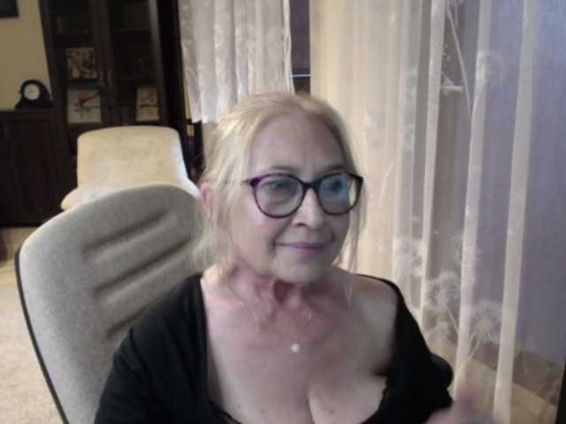 BlondeSofia live cam on BongaCams