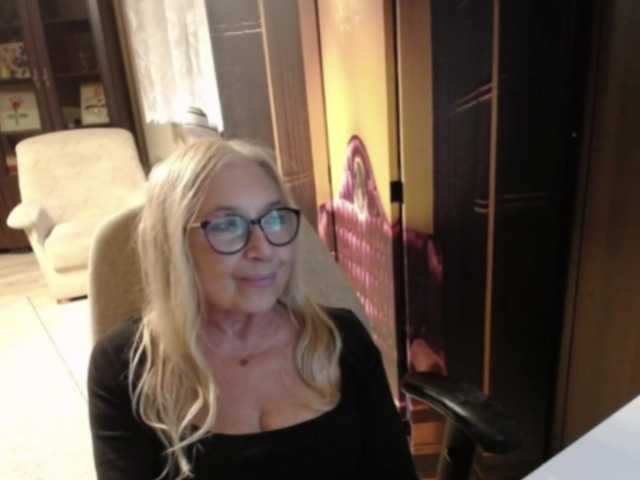 BlondeSofia live cam on BongaCams