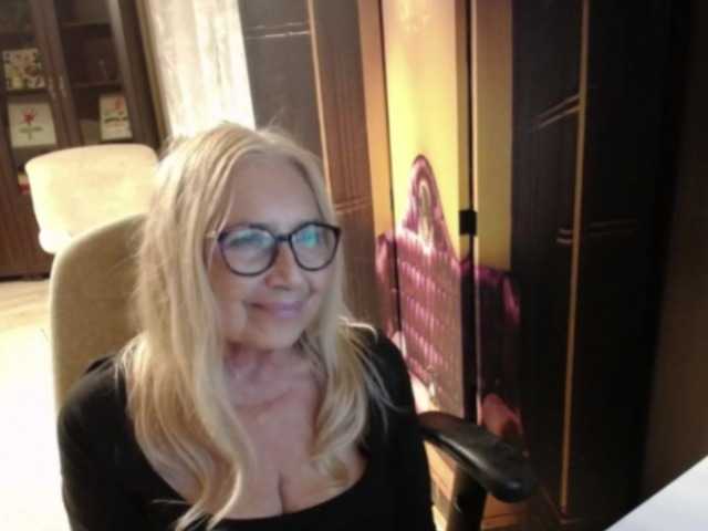 BlondeSofia live cam on BongaCams