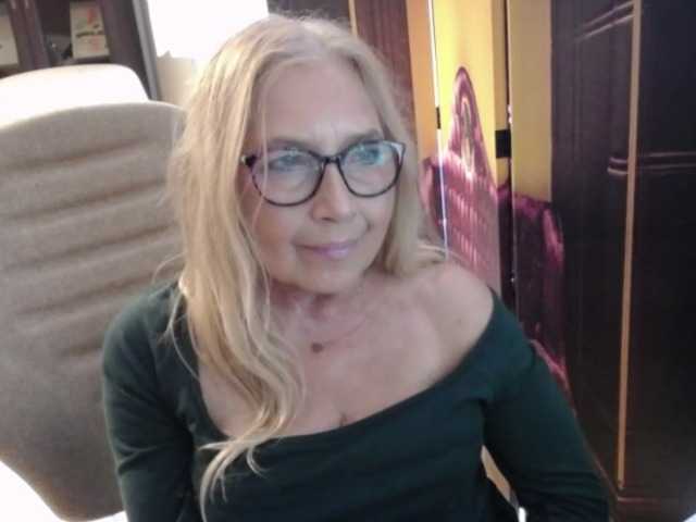 BlondeSofia, live now on BongaCams