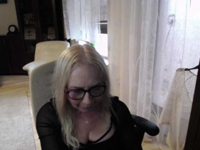 BlondeSofia live cam on BongaCams