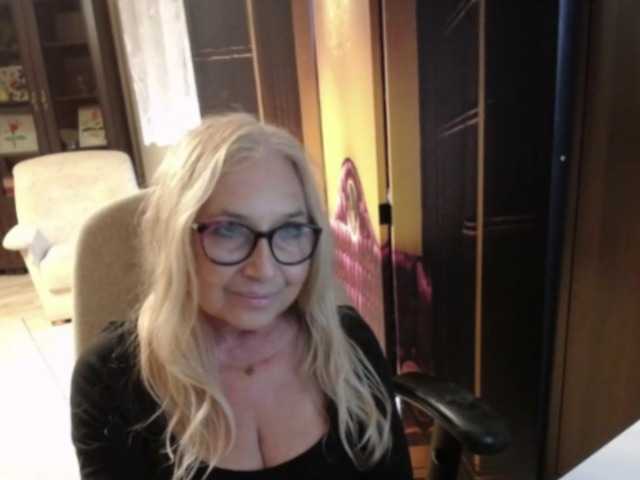 BlondeSofia live cam on BongaCams