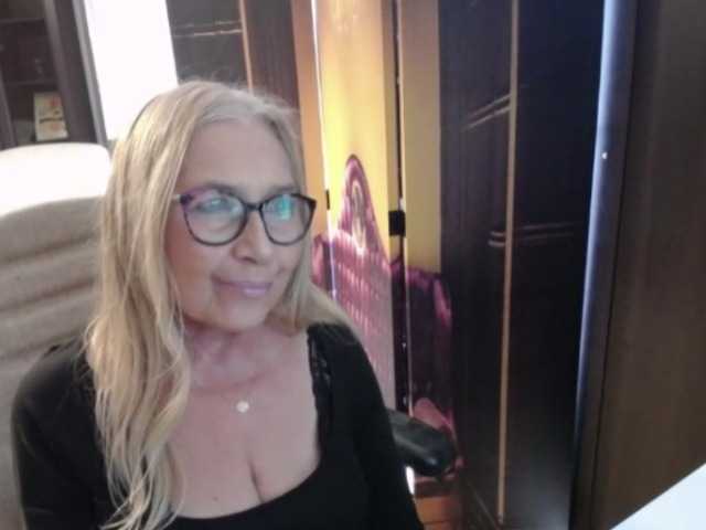 BlondeSofia, modelo webcam