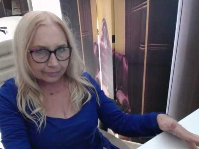 BlondeSofia live cam on BongaCams
