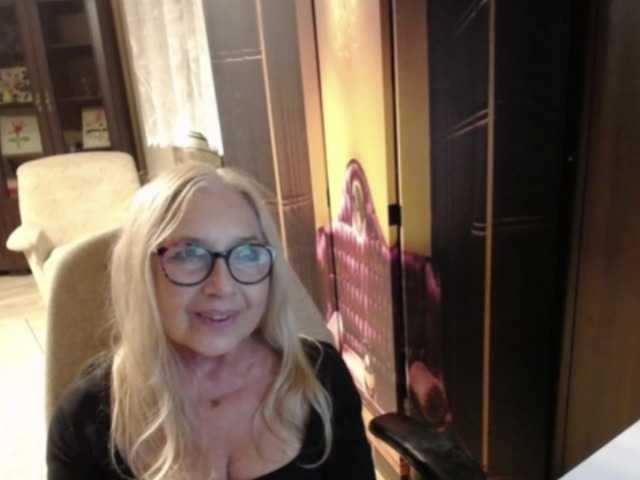 BlondeSofia live cam on BongaCams