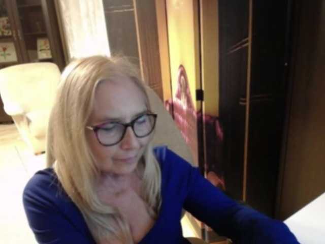 BlondeSofia live cam preview