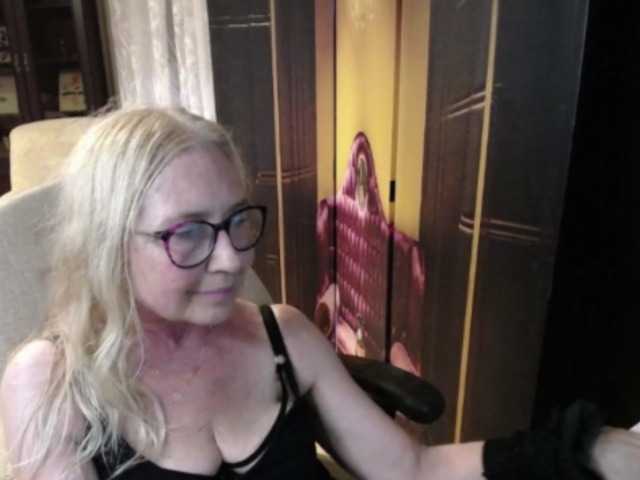 BlondeSofia live cam on BongaCams