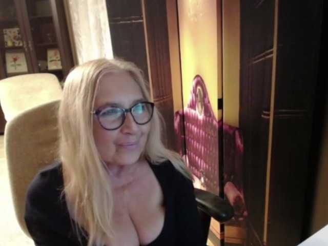 BlondeSofia live cam on BongaCams