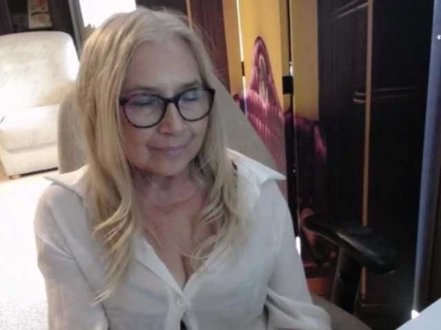 BlondeSofia live cam on BongaCams