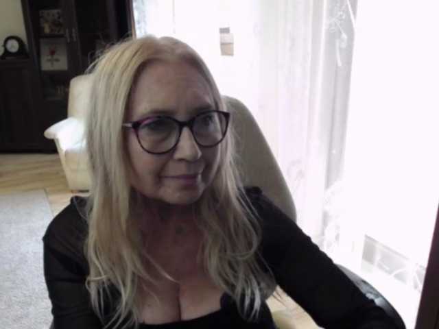 BlondeSofia live cam on BongaCams