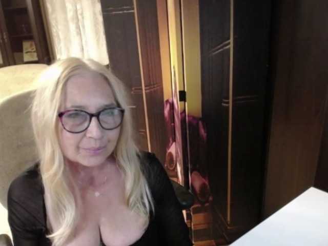 BlondeSofia live cam on BongaCams