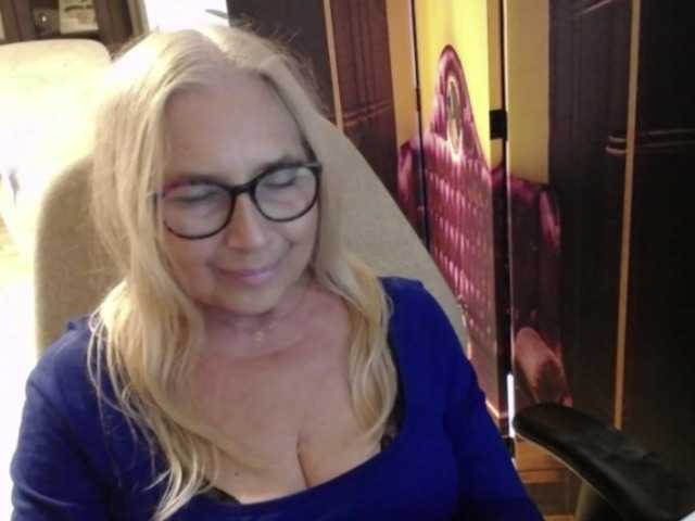 BlondeSofia live cam on BongaCams