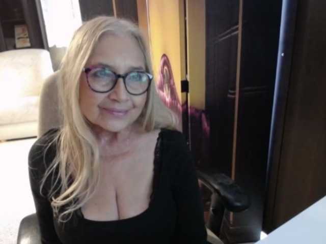 BlondeSofia live cam