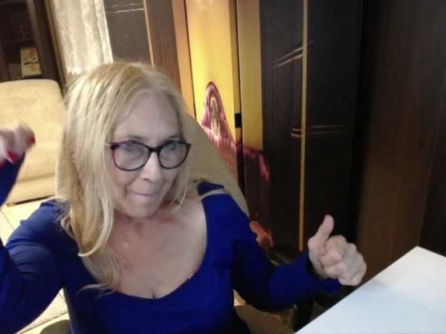 BlondeSofia live cam on BongaCams