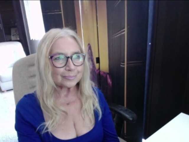 BlondeSofia live cam on BongaCams