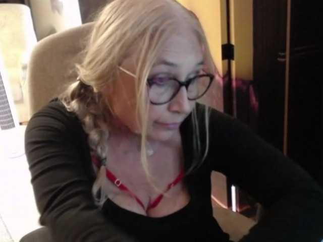 BlondeSofia live cam on BongaCams