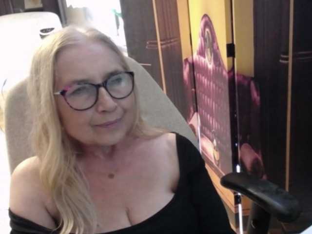 BlondeSofia live cam on BongaCams