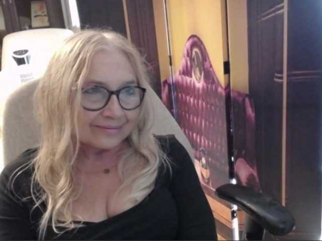 BlondeSofia live cam on BongaCams
