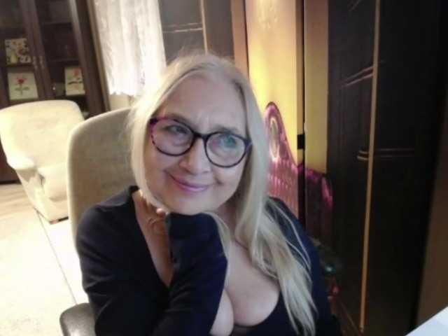 BlondeSofia live cam on BongaCams