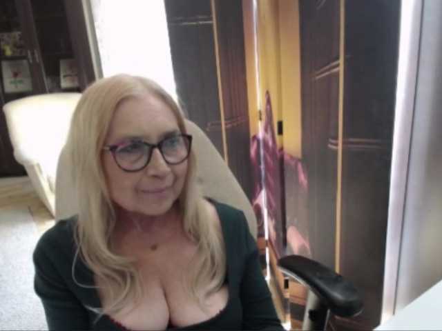 BlondeSofia live cam on BongaCams