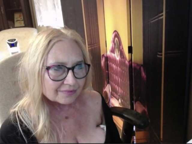 BlondeSofia live cam on BongaCams