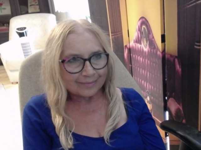 BlondeSofia live cam on BongaCams